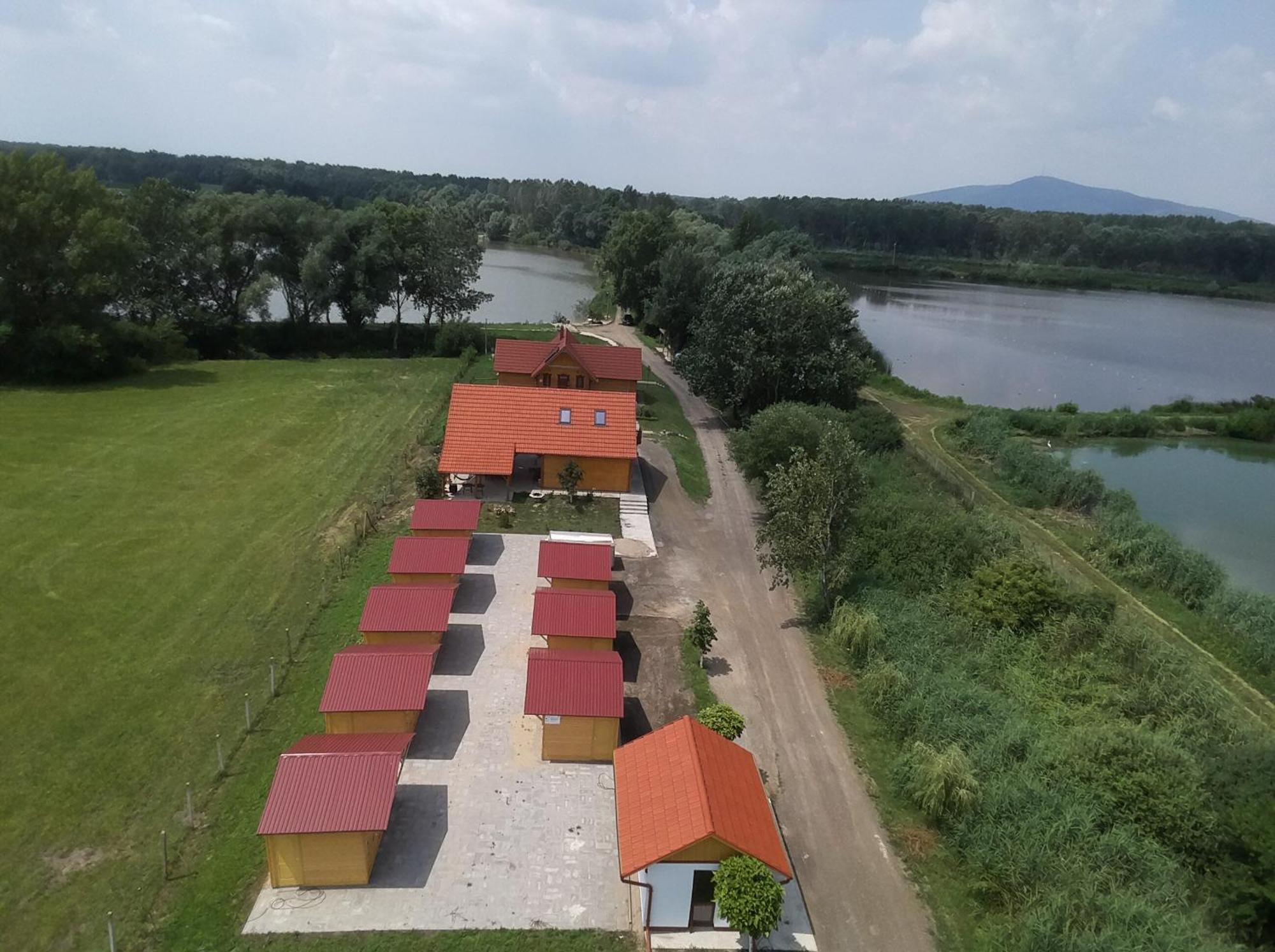 Ferienwohnung Tomajor Vendeghazak Tiszaeszlar Exterior foto